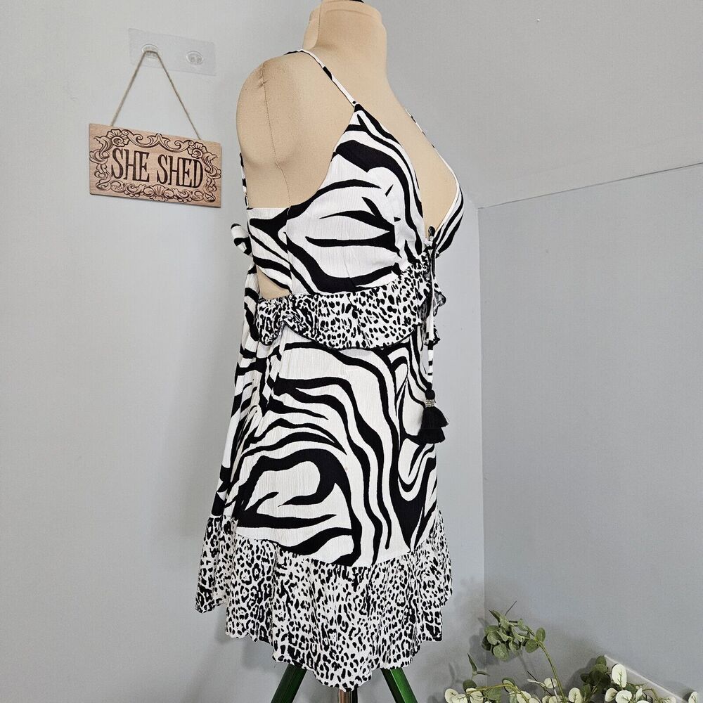 NEW River Island Dress Womens Medium White Black‎ Mini Sleeveless Cutout Back - Picture 3 of 15